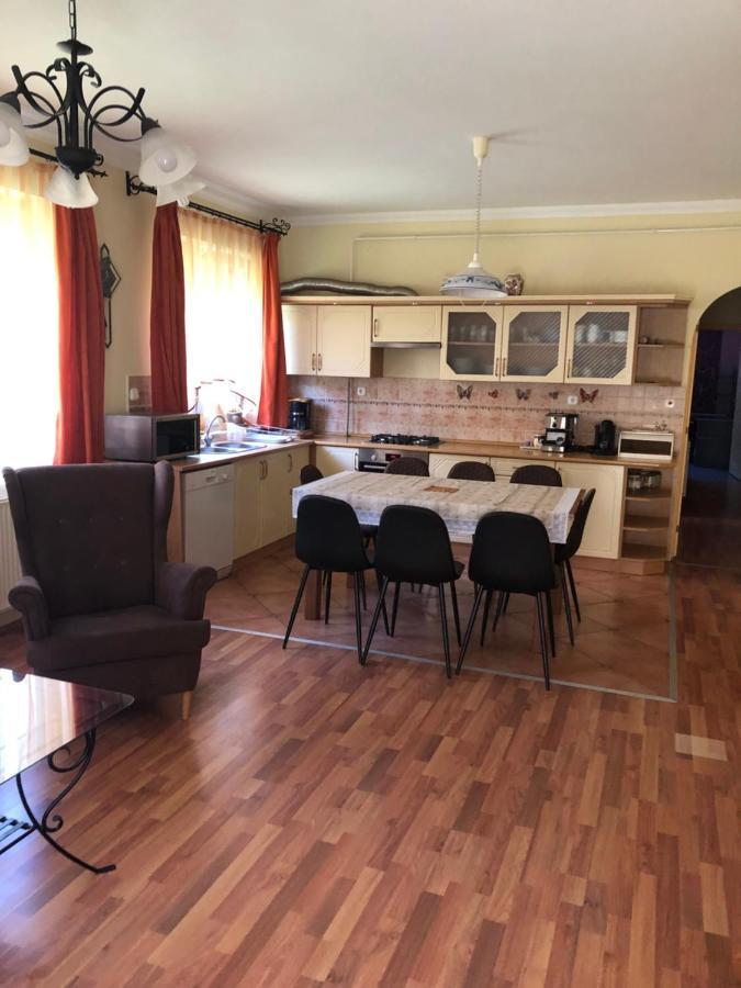Imre Apartman Hajdúszoboszló المظهر الخارجي الصورة